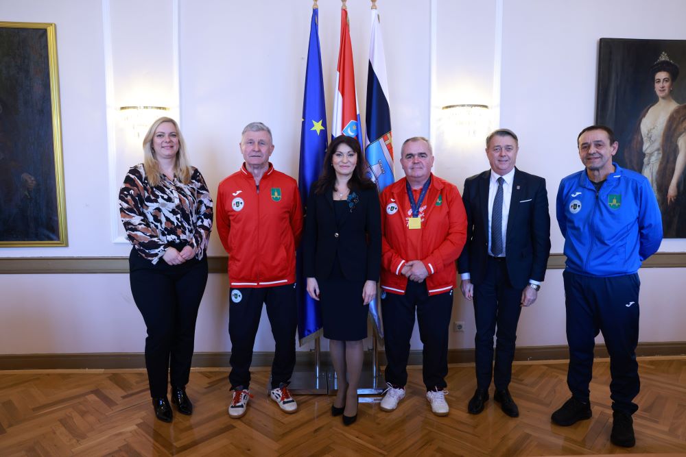 Županica Tramišak primila sjajne valpovačke stolnotenisače